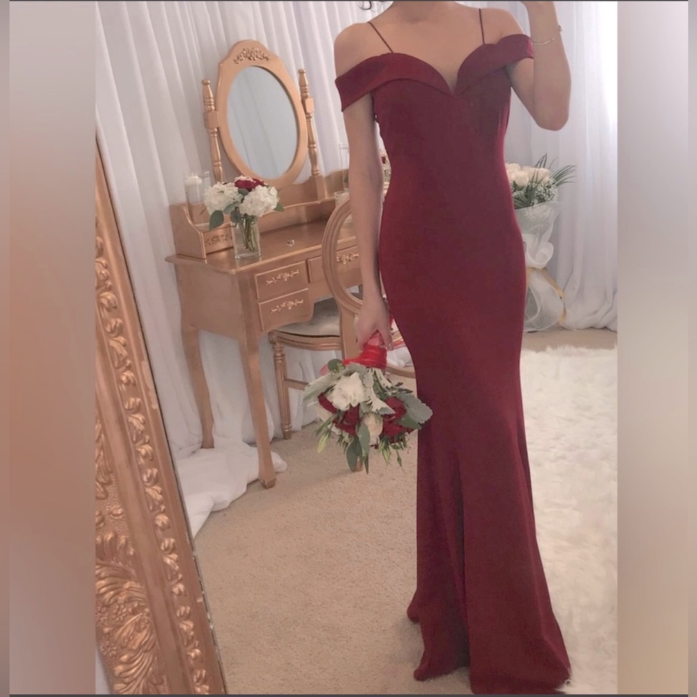 RED/Burgundy Floor Length Gown / SIZE Small